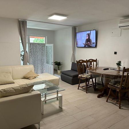 Duplex Apartment With Private Swimming Pool เปรโก ภายนอก รูปภาพ