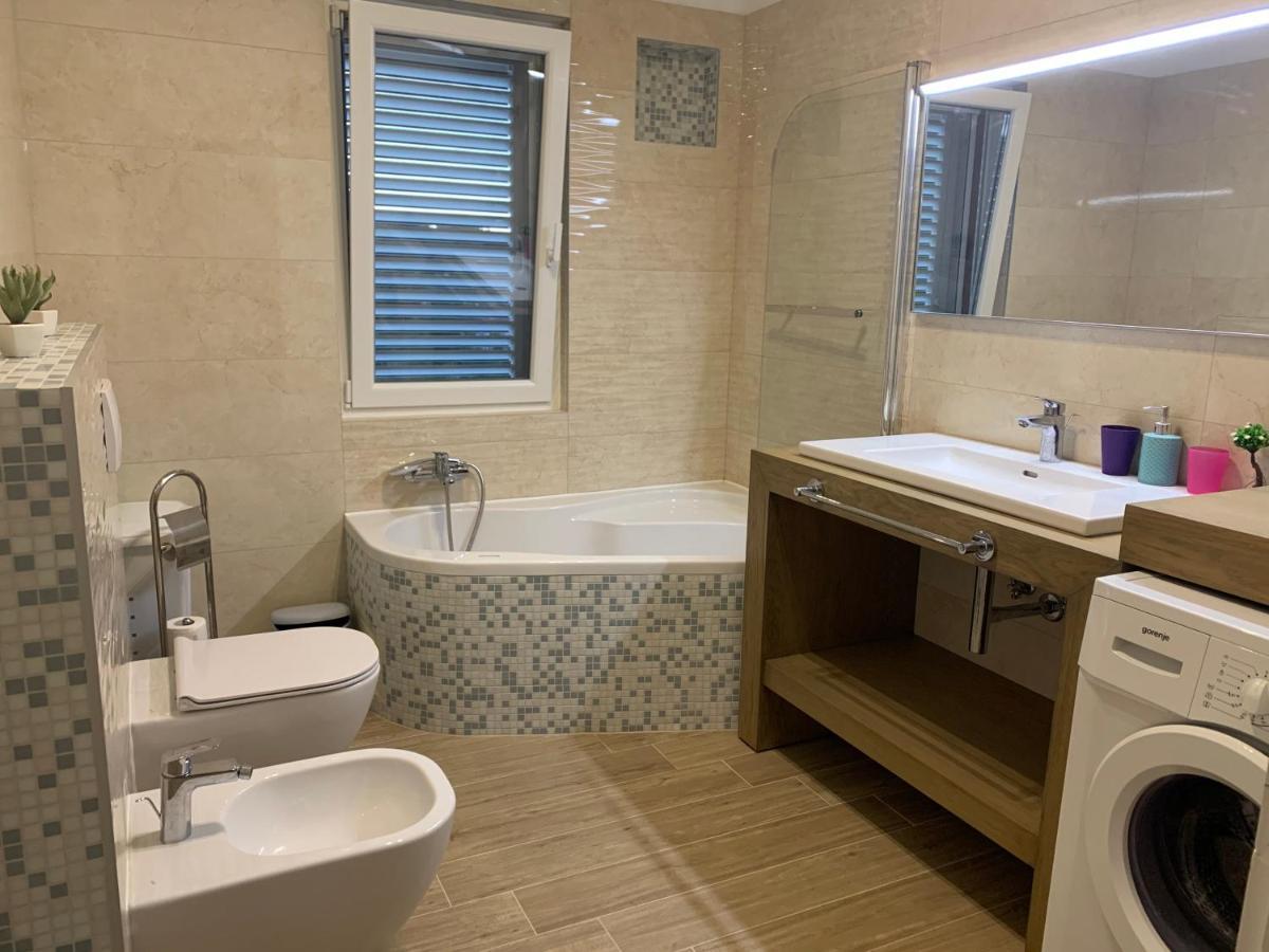 Duplex Apartment With Private Swimming Pool เปรโก ภายนอก รูปภาพ
