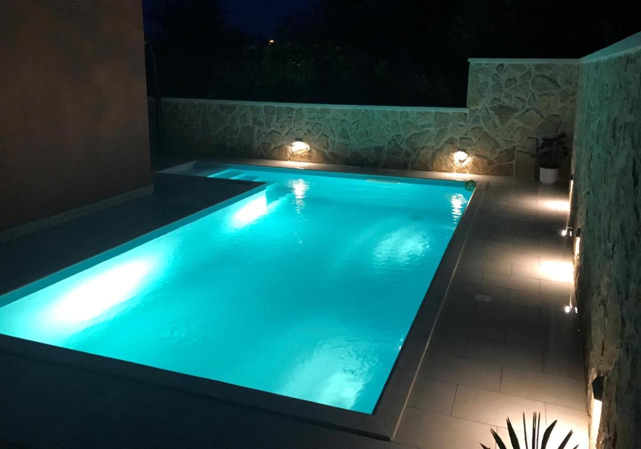 Duplex Apartment With Private Swimming Pool เปรโก ภายนอก รูปภาพ